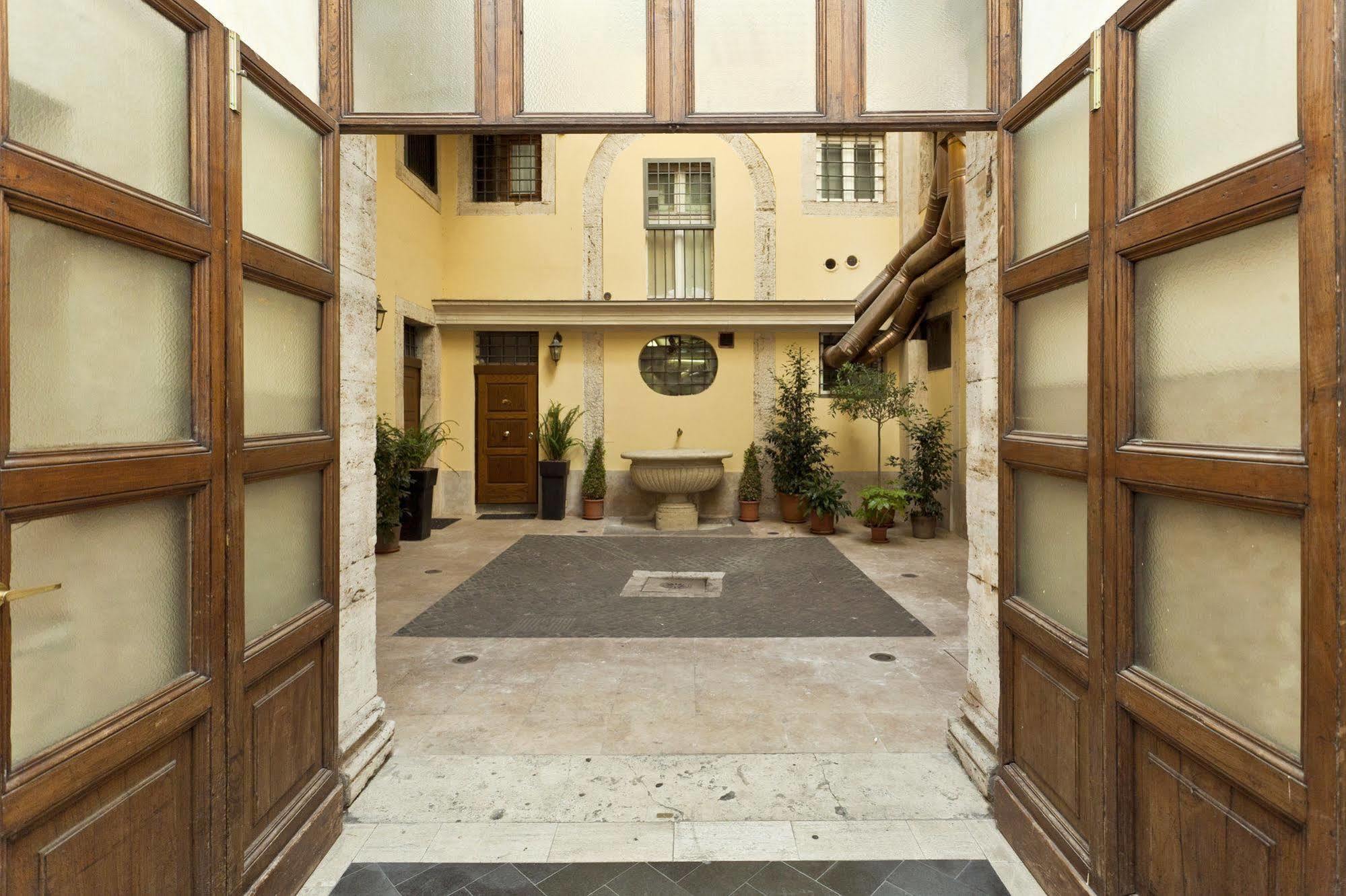 Navona Suites Rome Bagian luar foto