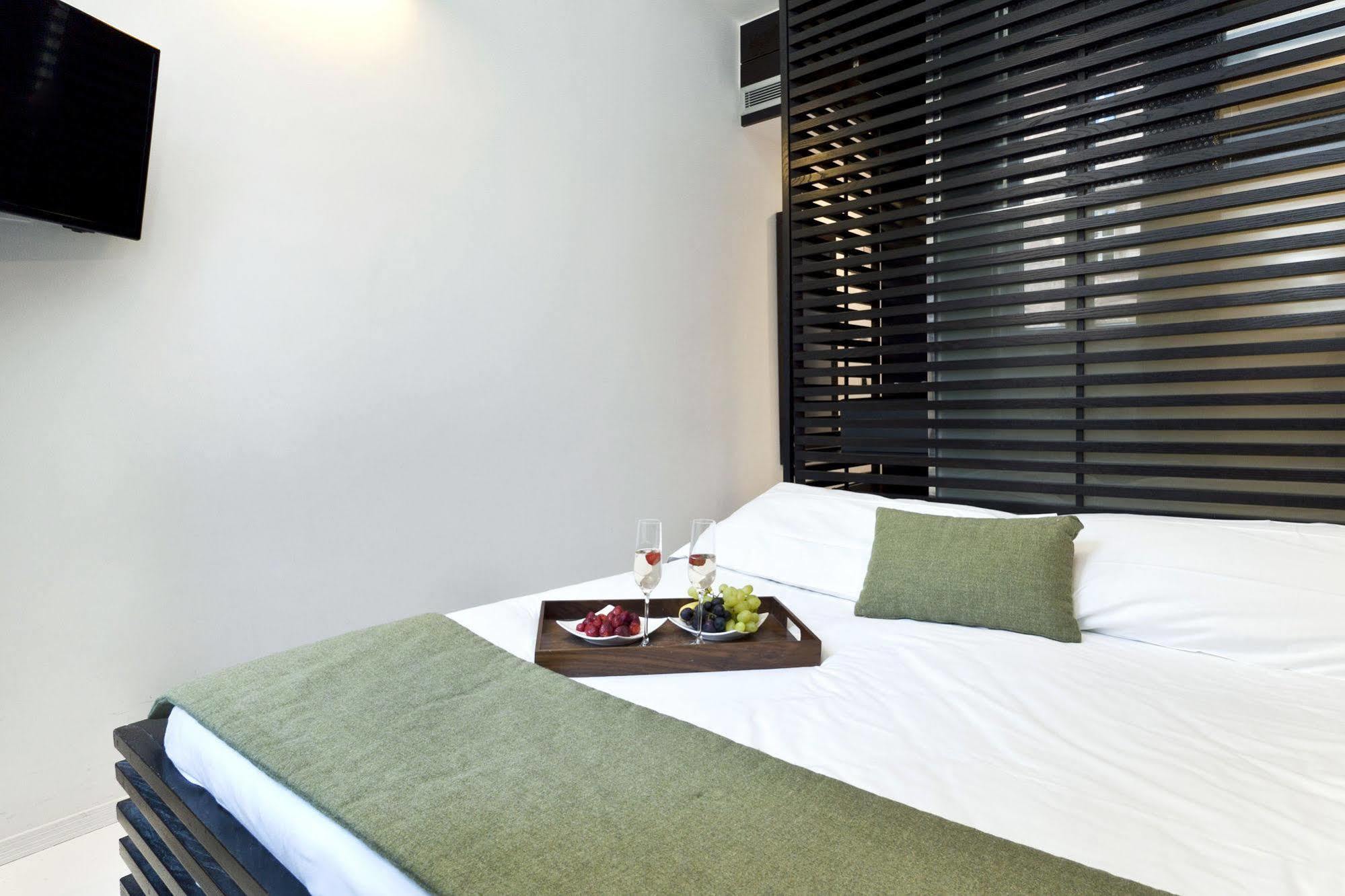 Navona Suites Rome Bagian luar foto